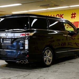 ELGRAND　エルグランド　ライダー 白本革シートマニュアルシート  【特別仕様車】