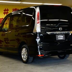 SERENA　セレナ　ハイウェイスター エアロモード【４WD】【特別仕様車】