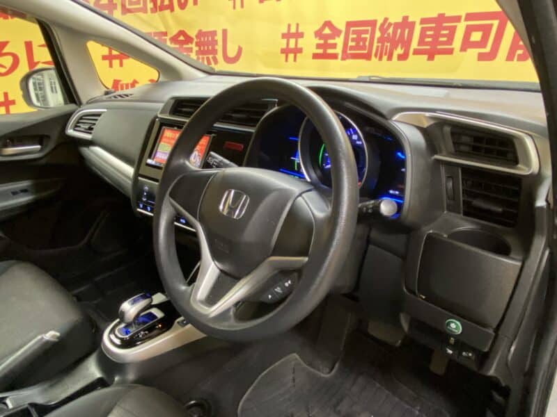 FIT フィットHV Fパッケージ