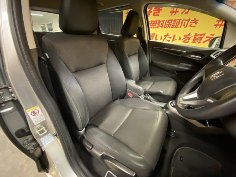 FIT フィットHV Fパッケージ