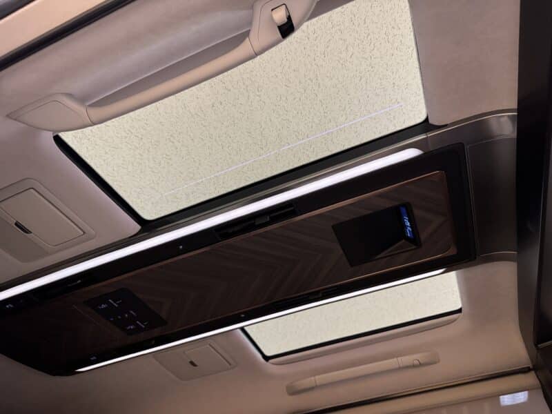 LEXUS LM500h エグゼクティブ【総合評価優良車】【4WD】【新車保証】