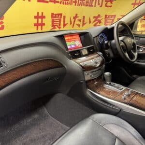 FUGA 　フーガ　ハイブリッド　【総合評価優良車】【カスタム】【車検２年付】