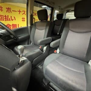 SERENA　セレナ　ハイウェイスター　【総合評価優良車】【４WD】