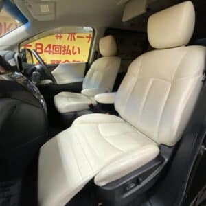 ELGRAND　エルグランド　ライダー 白本革シートマニュアルシート  【特別仕様車】