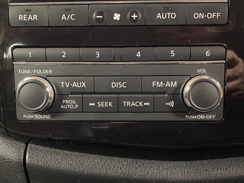 ELGRAND エルグランド 250ハイウェイスター アーバンクロム【特別仕様車】【4WD】【車検2年付】