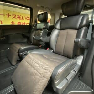 ELGRAND エルグランド 250ハイウェイスター アーバンクロム【特別仕様車】【4WD】【車検2年付】