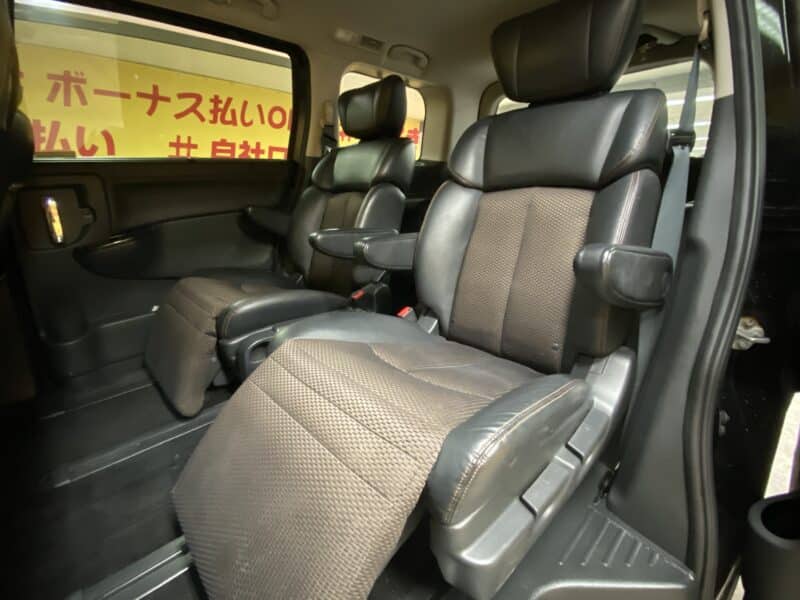 ELGRAND エルグランド 250ハイウェイスター アーバンクロム【特別仕様車】【4WD】【車検2年付】