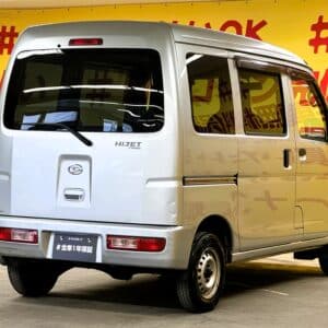 HIJET　ハイゼットカーゴ　デラックス　【４WD】【車検２年付】