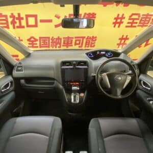 SERENA　セレナ　ハイウェイスター エアロモード【４WD】【特別仕様車】