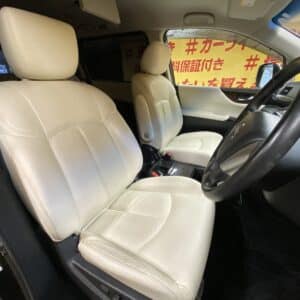 ELGRAND　エルグランド　ライダー 白本革シートマニュアルシート  【特別仕様車】