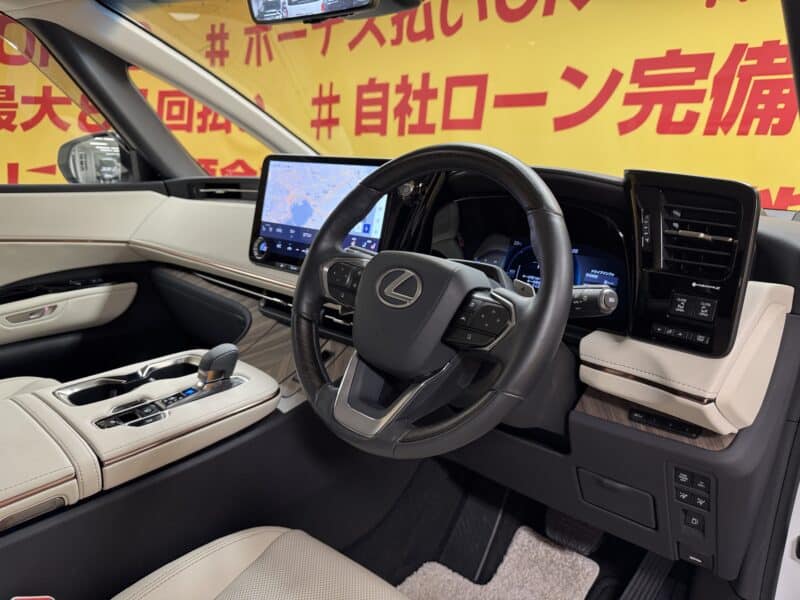 LEXUS LM500h エグゼクティブ【総合評価優良車】【4WD】【新車保証】