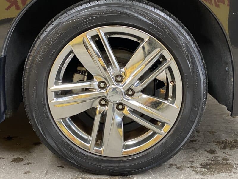 ELGRAND エルグランド ライダー 白本革シートマニュアルシート 【特別仕様車】