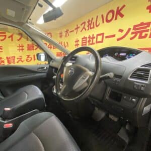 SERENA　セレナ　ハイウェイスター エアロモード【４WD】【特別仕様車】