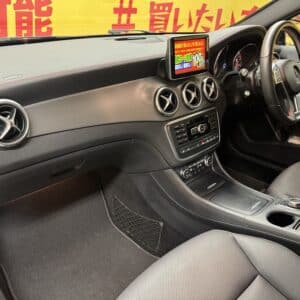 MERCEDES BENZ メルセデス・ベンツ　GLA250 4マチック【4WD】【総合評価優良車】【車検２年付】