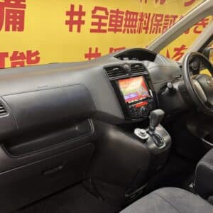 SERENA セレナ ライダー パフォーマンススペック ブラックライン S-HYBRID 【特別仕様車】