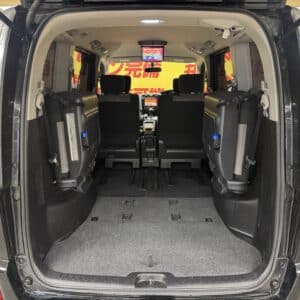 SERENA セレナ ライダー パフォーマンススペック ブラックライン S-HYBRID 【特別仕様車】