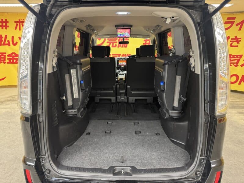 SERENA セレナ ライダー パフォーマンススペック ブラックライン S-HYBRID 【特別仕様車】