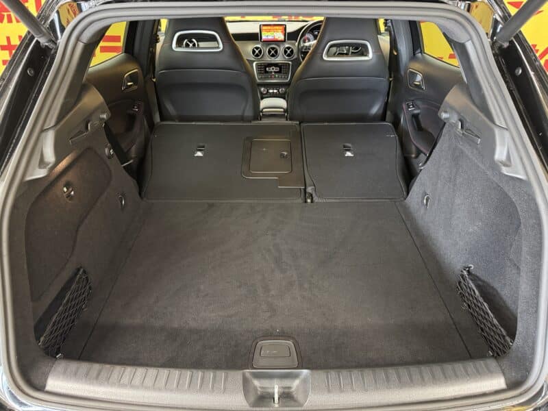 MERCEDES BENZ メルセデス・ベンツ GLA250 4マチック【4WD】【総合評価優良車】【車検2年付】