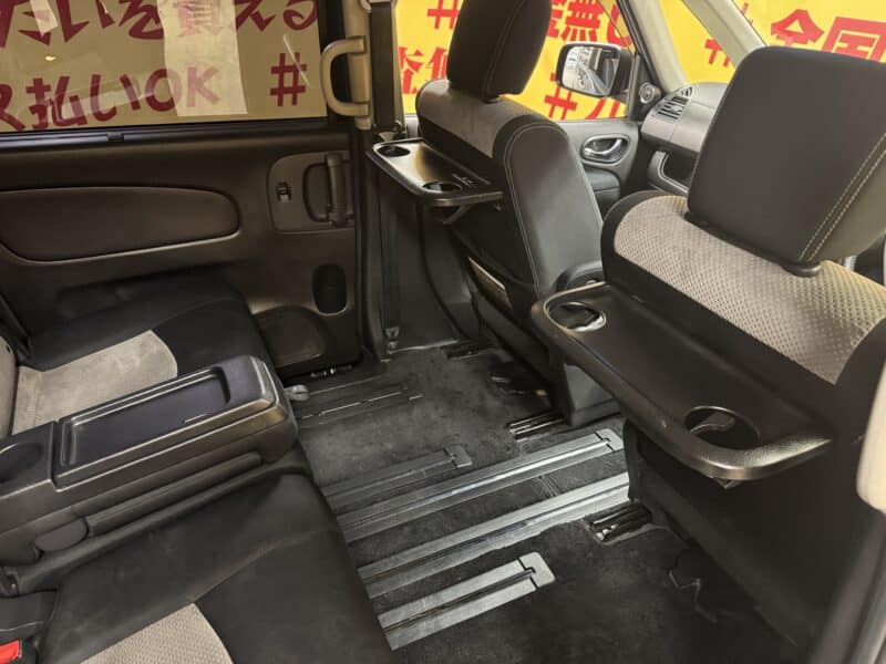 SERENA セレナ ライダー パフォーマンススペック ブラックライン S-HYBRID 【特別仕様車】