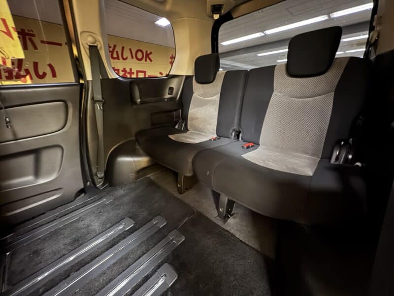 SERENA セレナ ライダー パフォーマンススペック ブラックライン S-HYBRID 【特別仕様車】