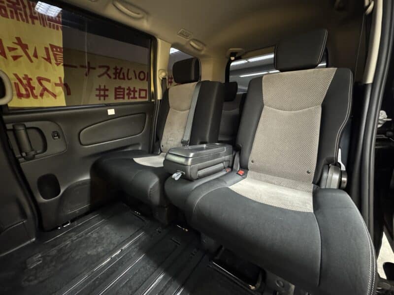 SERENA セレナ ライダー パフォーマンススペック ブラックライン S-HYBRID 【特別仕様車】