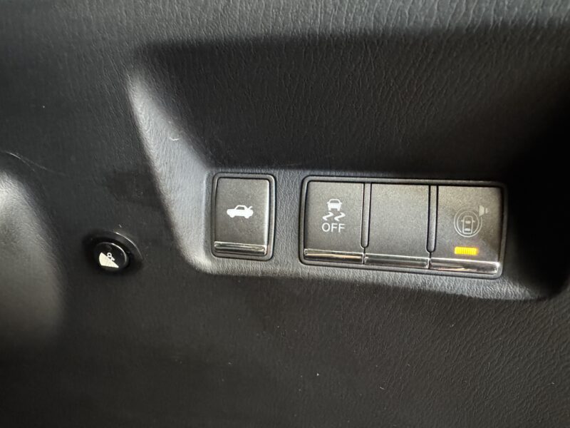 FUGA フーガHV 【カスタム】【サンルーフ】【車検2年付】