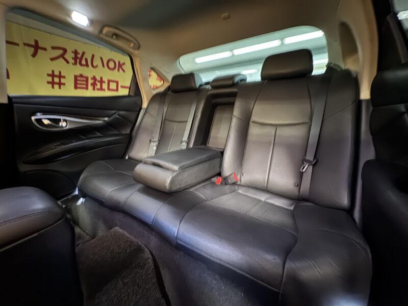 FUGA フーガHV 【カスタム】【サンルーフ】【車検2年付】