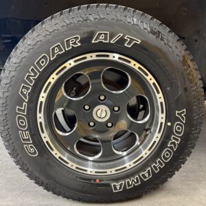 DELICA　デリカD5　Gプレミアム　【4WD】【カスタム】【車検２年付】