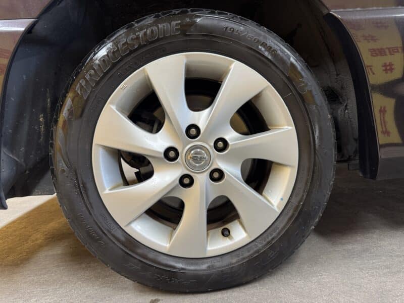 SERENA セレナ ハイウェイスター Vセレクション【総合評価優良車】【特別仕様車】【タイヤ4本新品装着】