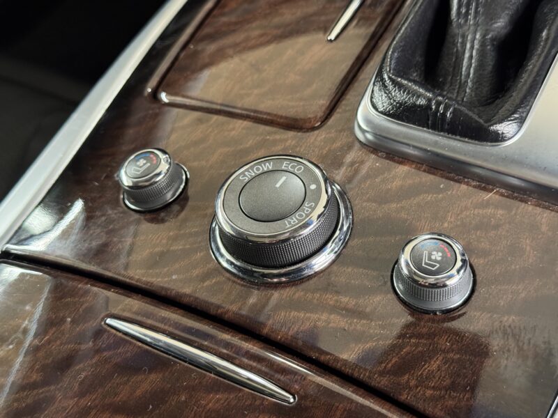 FUGA フーガHV 【カスタム】【サンルーフ】【車検2年付】