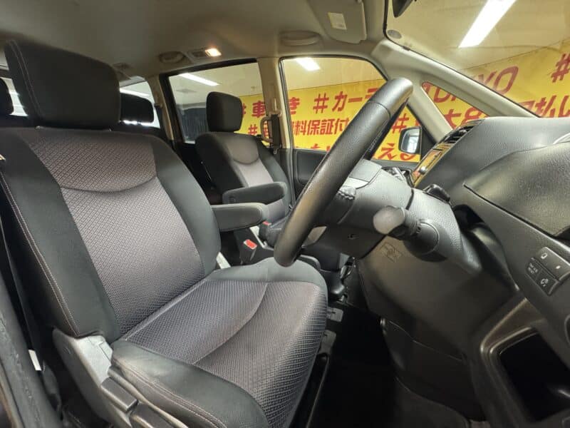 SERENA セレナ ハイウェイスター Vセレクション【総合評価優良車】【特別仕様車】【タイヤ4本新品装着】