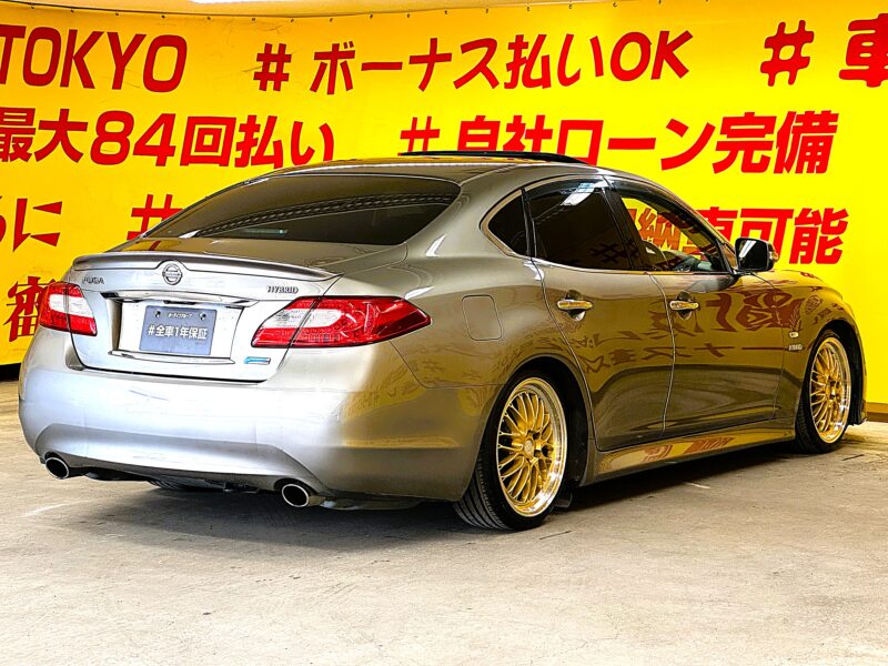 FUGA フーガHV 【カスタム】【サンルーフ】【車検2年付】