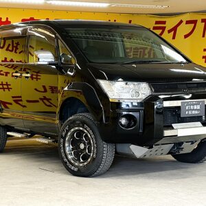 DELICA　デリカD5　Gプレミアム　【4WD】【カスタム】【車検２年付】