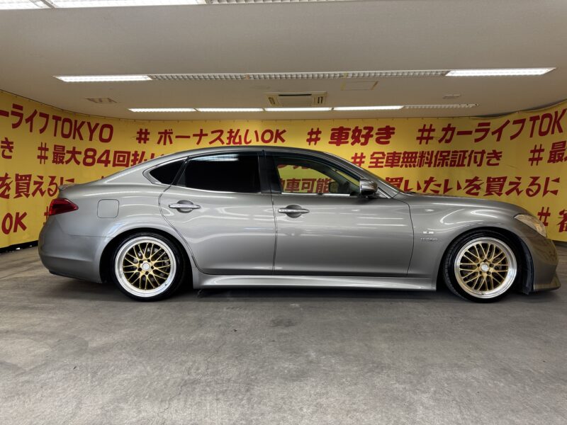 FUGA フーガHV 【カスタム】【サンルーフ】【車検2年付】