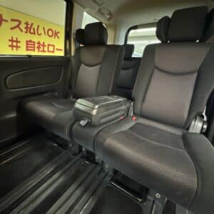 SERENA　セレナ　ハイウェイスター Vセレクション【総合評価優良車】【特別仕様車】【タイヤ4本新品装着】