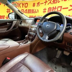 SKYLINE　スカイライン クロスオーバー　370GT typeP　【カスタム】【車検２年付】