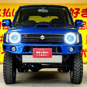Jimny　ジムニー　クロスアドベンチャー　XC　７型【カスタム】【４ＷＤ】＂ターボ車＂　強固なラダーフレームをもつ本格的軽クロスカントリー✨リフトＵＰキット装着済み！社外前後バンパー装着済🌈4WDシステムは副変速機付きのパートタイム4WDとなり、アクティブに楽しむハイパフォーマンスモデルのXCですので、どんな道でも走行できます♪月々3万円台～ご案内✨クロスアドベンチャー専用16AW🛞！道なき道を選ぶオフロード専用タイヤ装着💪社外ナビ🗾DVD再生・Ｂｌｕｅｔｏｏｔｈ接続ＯＫ🏕️大人気車両ですので、お早目のお問い合わせをよろしくお願いいたします🙇TOKYO店専用HPでも在庫確認可能‼今すぐチェック✨ 【carlifegroup.tokyo.jp)】で検索🕵️‍♂️