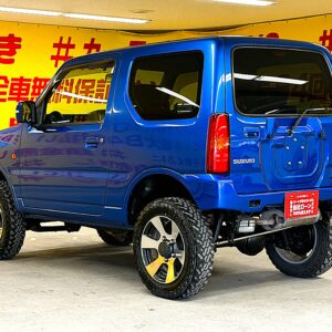 Jimny　ジムニー　クロスアドベンチャー　XC　７型【カスタム】【４ＷＤ】＂ターボ車＂　強固なラダーフレームをもつ本格的軽クロスカントリー✨リフトＵＰキット装着済み！社外前後バンパー装着済🌈4WDシステムは副変速機付きのパートタイム4WDとなり、アクティブに楽しむハイパフォーマンスモデルのXCですので、どんな道でも走行できます♪月々3万円台～ご案内✨クロスアドベンチャー専用16AW🛞！道なき道を選ぶオフロード専用タイヤ装着💪社外ナビ🗾DVD再生・Ｂｌｕｅｔｏｏｔｈ接続ＯＫ🏕️大人気車両ですので、お早目のお問い合わせをよろしくお願いいたします🙇TOKYO店専用HPでも在庫確認可能‼今すぐチェック✨ 【carlifegroup.tokyo.jp)】で検索🕵️‍♂️
