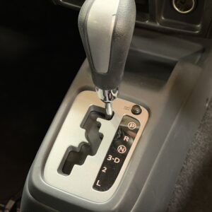 Jimny　ジムニー　クロスアドベンチャー　XC　７型【カスタム】【４ＷＤ】＂ターボ車＂　強固なラダーフレームをもつ本格的軽クロスカントリー✨リフトＵＰキット装着済み！社外前後バンパー装着済🌈4WDシステムは副変速機付きのパートタイム4WDとなり、アクティブに楽しむハイパフォーマンスモデルのXCですので、どんな道でも走行できます♪月々3万円台～ご案内✨クロスアドベンチャー専用16AW🛞！道なき道を選ぶオフロード専用タイヤ装着💪社外ナビ🗾DVD再生・Ｂｌｕｅｔｏｏｔｈ接続ＯＫ🏕️大人気車両ですので、お早目のお問い合わせをよろしくお願いいたします🙇TOKYO店専用HPでも在庫確認可能‼今すぐチェック✨ 【carlifegroup.tokyo.jp)】で検索🕵️‍♂️