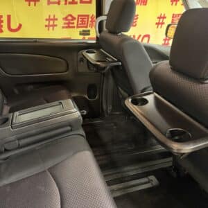 SERENA　セレナ　ハイウェイスター Vセレクション【総合評価優良車】【特別仕様車】【タイヤ4本新品装着】