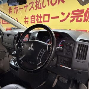 DELICA　デリカD5　Gプレミアム　【4WD】【カスタム】【車検２年付】