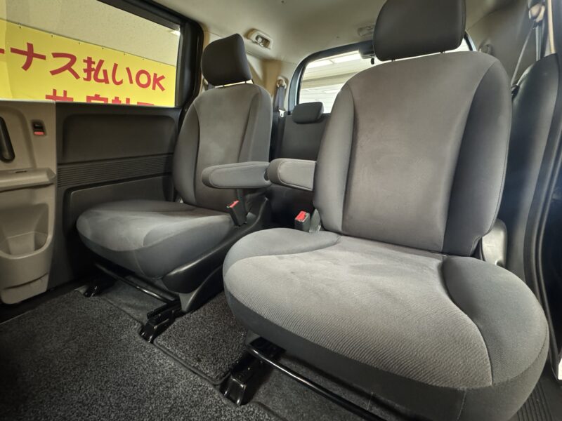 FREED フリード Gジャストセレクション 【4WD】【タイヤ4本新品】【ユーザー買取車】