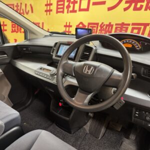 FREED　フリード　Ｇジャストセレクション　【４WD】【タイヤ４本新品】【ユーザー買取車】