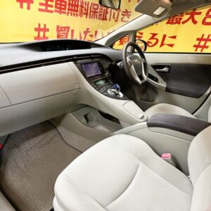 PRIUS プリウス S 【サンルーフ】【車検2年付】【タイヤ4本新品】