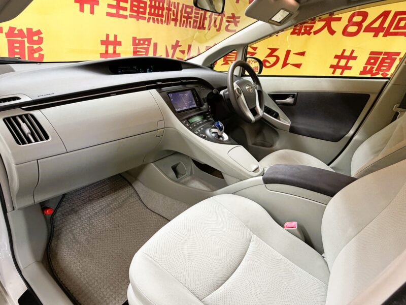 PRIUS プリウス S 【サンルーフ】【車検2年付】【タイヤ4本新品】