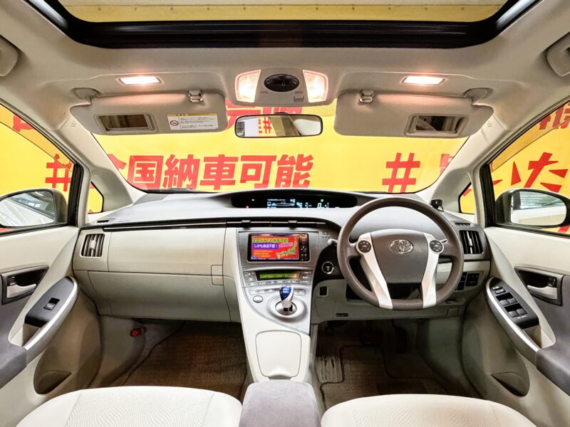 PRIUS プリウス S 【サンルーフ】【車検2年付】【タイヤ4本新品】