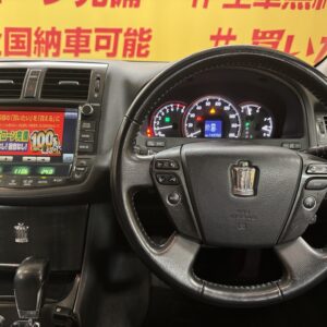 CROWN　クラウン　2.5 アスリート　ナビパッケージ　【車検２年付】【タイヤ４本新品】