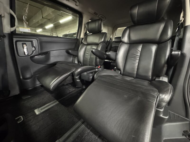 ELGRAND エルグランド ライダー黒本革シート マニュアルシート【総合評価優良車】【特別仕様車】