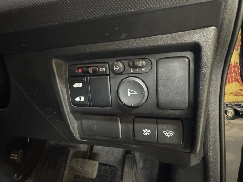 FREED フリード Gジャストセレクション 【4WD】【タイヤ4本新品】【ユーザー買取車】