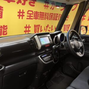 N-BOX　カスタム　【車検2年付】【タイヤ4本新品】